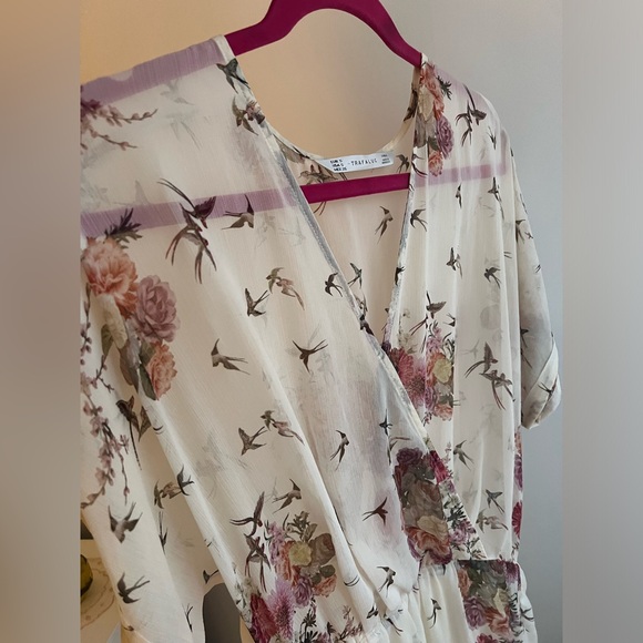 Trafaluc Zara Roses and Birds Flowy Cream Maxi Dress, S - Picture 2 of 4